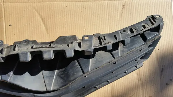 TOYOTA YARIS III 2011 - GRILL image 6