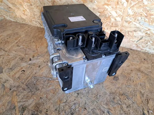 Mercedes hybride accu OEM 0009828317 voor W206/W223 image 3