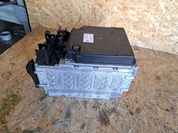 Mercedes hybride accu OEM 0009828317 voor W206/W223 image 4