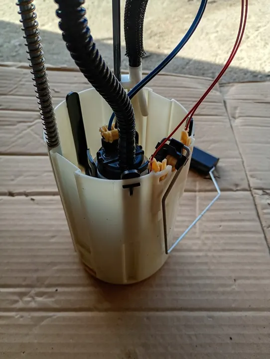 Polttoainepumppu Fiat Ducato III Lift 2.3JTD OEM 1395400080 image 2