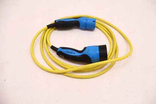 Volvo XC60 II 2.0 T8 Latauskaapeli OEM 30644860 image 2