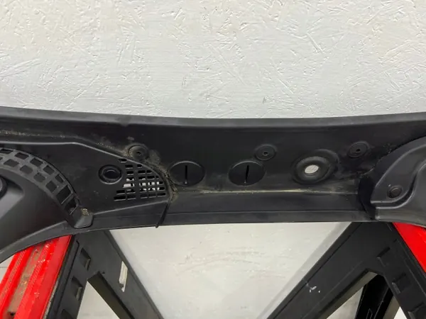 BMW 5 F10 F11 Kunststoff Scheibenwischerblech OEM 7203124 7216977 image 3