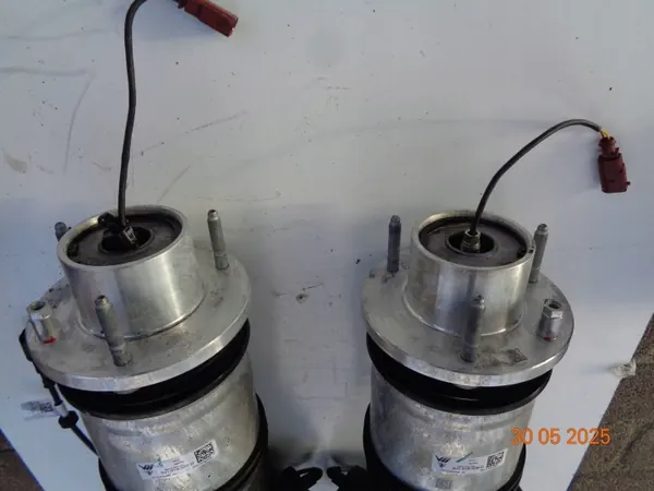 Amortecedor Dianteiro Esquerdo Porsche Taycan OEM 9J1616037D image 4