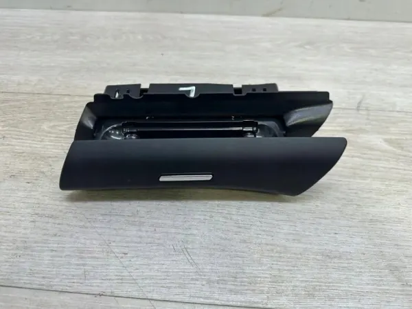 Asbak Porsche Cayenne OEM 95855531700 - Gebruikt image 3
