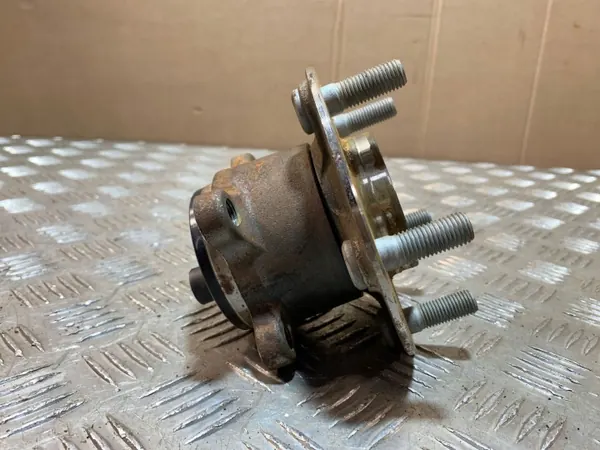 Mazda FBZ26407 Achterwielager - Gebruikt image 3