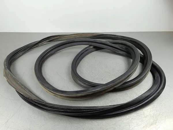 2025 Hyundai Santa Fe V MX5 Joint de coffre FOB55673 image 1