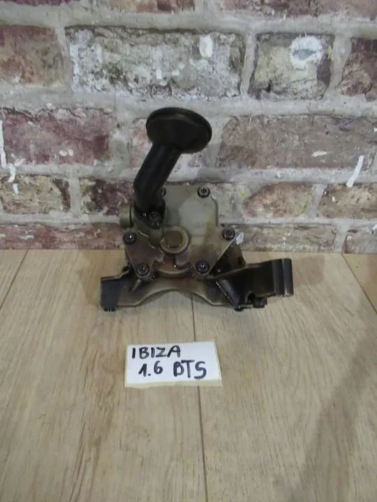 Olje pump 03C115121N Seat Ibiza IV 1.6 FSI image 2