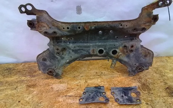 Toyota Avensis T27 Voorslee OEM Wrakowisko-2547- image 3