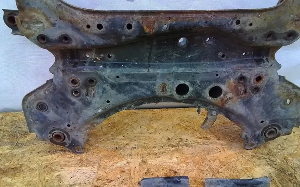 Toyota Avensis T27 Voorslee OEM Wrakowisko-2547- image 4