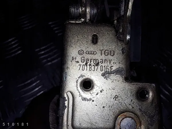 Framdörrslås VW Transporter T4 701837016E image 3