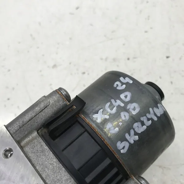 Kopplingsoljepump OEM 32249571 för Volvo XC40 2024 image 4