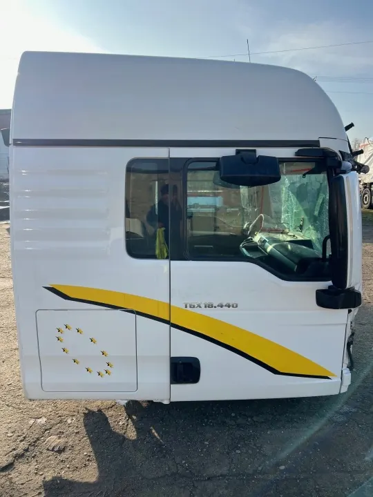 MAN TGX/TGA/TGS Cabine Bekleding Links/Rechts OEM 4766546457745375446443 image 2