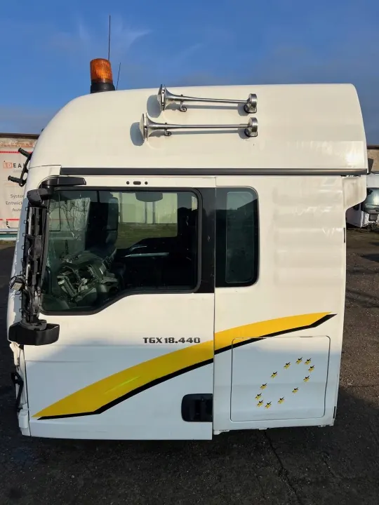 MAN TGX/TGA/TGS Cabine Bekleding Links/Rechts OEM 4766546457745375446443 image 6