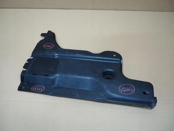 OEM 3Q0825102A Höger Undersidesskydd VW Passat B8 image 3