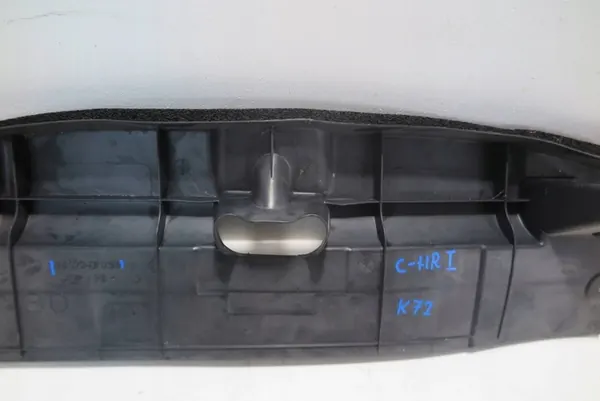 Toyota C-HR I 2017 Kylarrör image 8