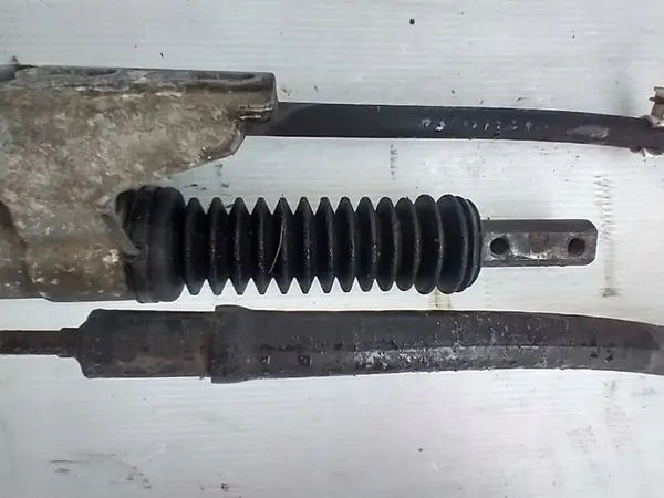 AUDI 80 B4 1.6 8V Caixa de Direção 893422065K image 3