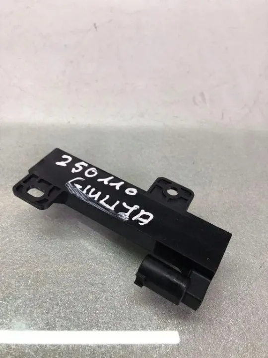 Amplificador de antena OEM 68051315 para Alfa Romeo Giulia image 2