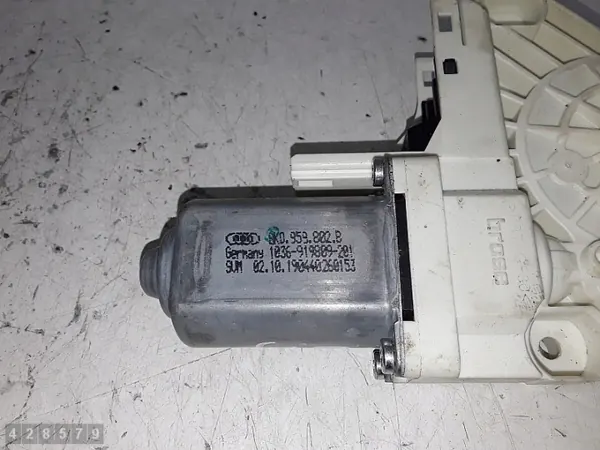 VW Sharan fönsterregulator OEM 9K0959802B image 4