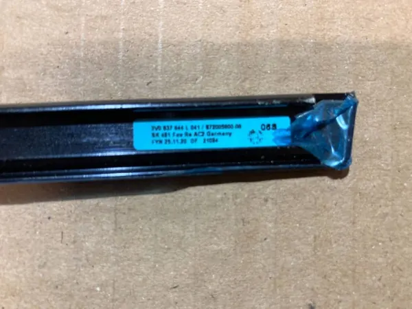 Skoda Superb III Deurlijst Rechts Voor OEM 3V0837644L image 10
