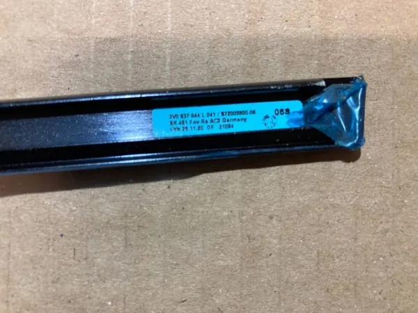 Skoda Superb III Deurlijst Rechts Voor OEM 3V0837644L image 9
