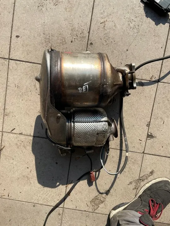 AUDI A4 A5 A6 2.0 TDI CATALYSEUR DPF 04L131670S image 3