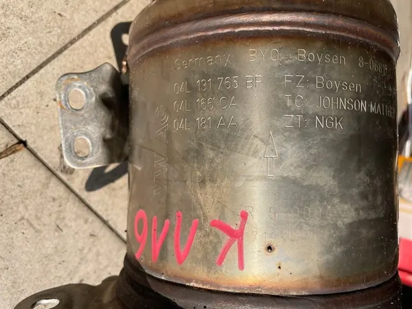 AUDI A4 A5 A6 2.0 TDI CATALYSEUR DPF 04L131670S image 5