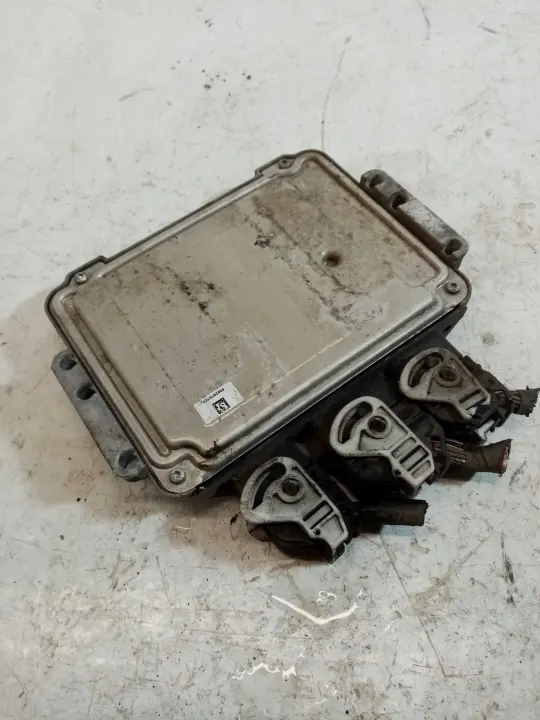 Computador Motor Mazda 2 OEM 0281014990 - Usado image 3