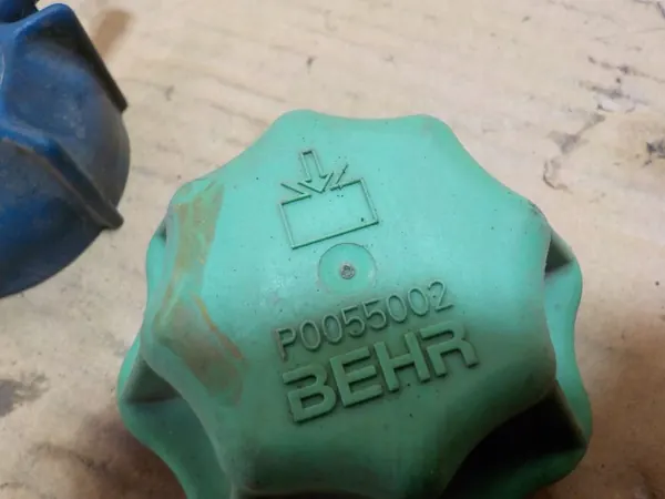 MAN TGL 7.180 spolarvätsketank lock OEM A81.06111.0023 image 3