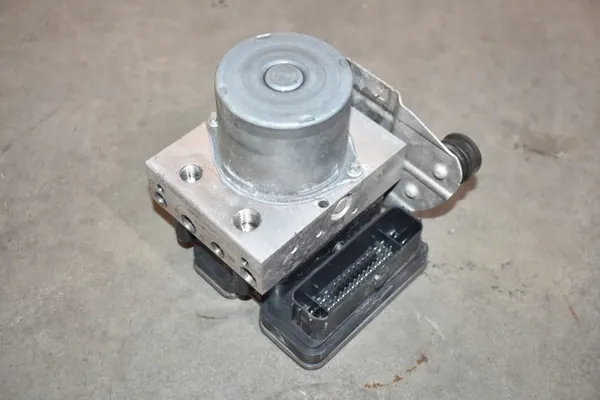 Porsche ABS-pumpun ohjain OEM 992614095R image 2