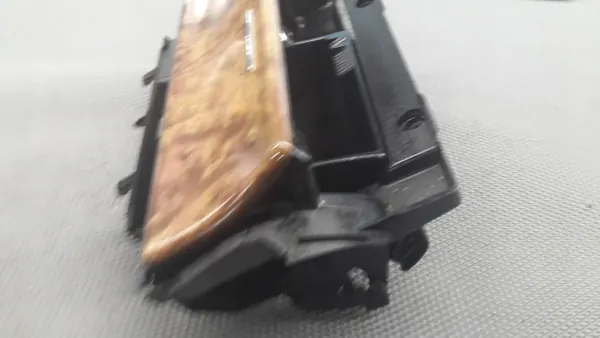 Cinzeiro Jaguar S-Type OEM 31122-0100 - Usado image 5