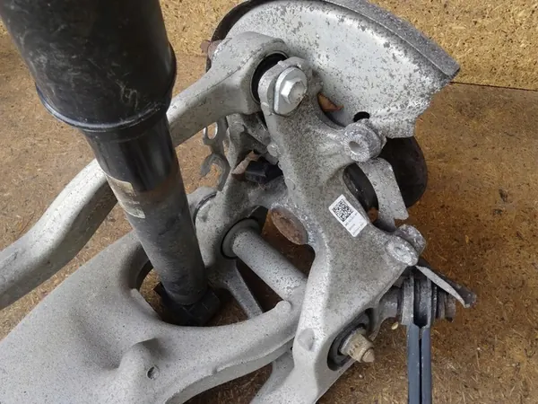 AUDI A4 B8 8K Braccio di Controllo Ammortizzatore Posteriore Sinistro OEM image 3