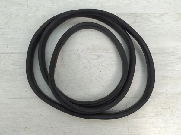 Junta puerta delantera derecha OEM 13283 Renault Kangoo 3 image 2