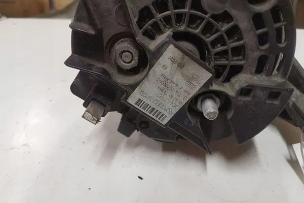 Vaihtovirtageneraattori VOLVO S60 I 2.4L diesel 2006 image 5
