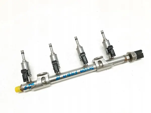 SKODA FABIA III 1.2 TSI Rampe d'injection 04E133320D image 2