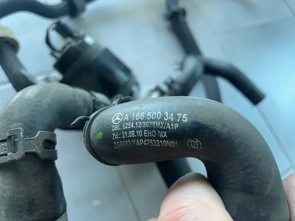 Vattenpump med Slangset Mercedes W166 X166 W292 image 6