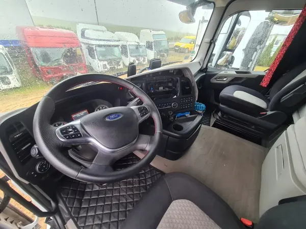 Cabine Complète OEM KABINA KOMPLETNA FORD F-MAX 500 image 8