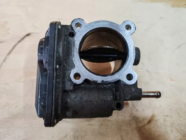 Corps de papillon OEM 26100-0R020 pour Toyota RAV-4 2.0 D4D image 5