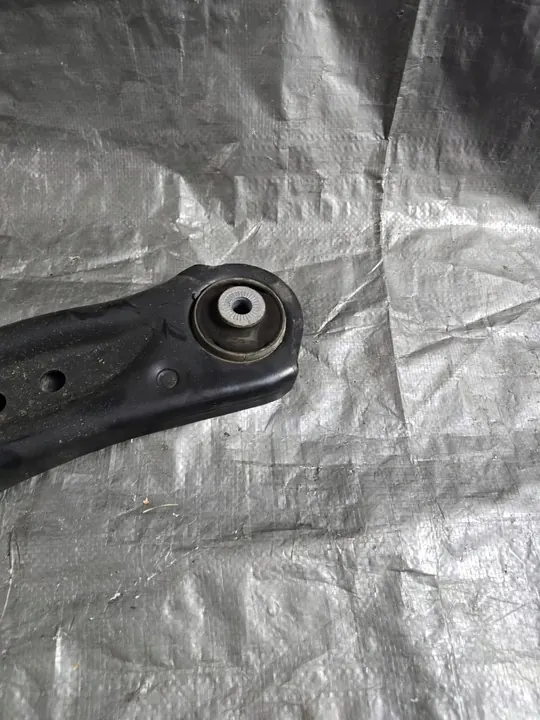 Audi Q2 2017 Braccio di Controllo Inferiore Anteriore Sinistro OEM 81A407151C image 3