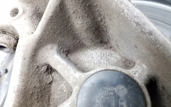 Mozzo ruota posteriore Skoda Yeti 2010 3C0505435F image 7