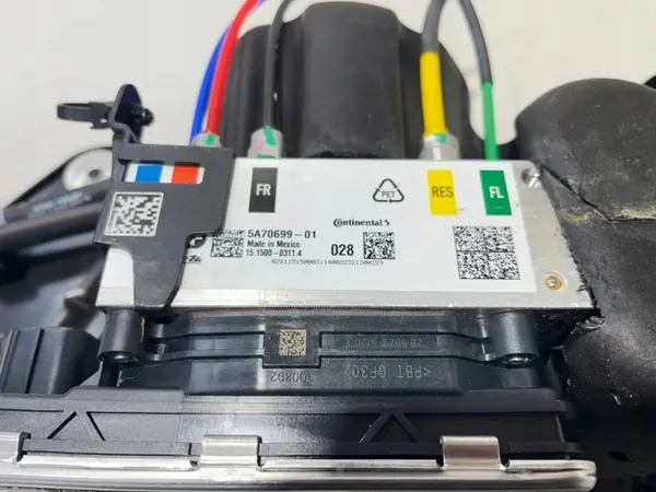 BMW X5 G05 Taka-ilmajousituskompressori OEM 5A70699 image 8
