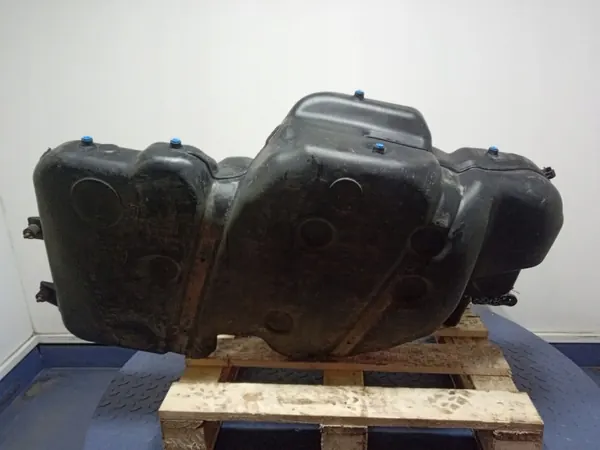 Audi Q5 I 8R Polttoainesäiliö OEM 8R0201021 - Käytetty image 9