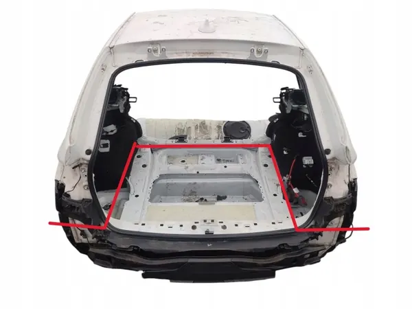 Parachoques trasero PAS TYLNY WANNA BMW F31 - Usado image 2
