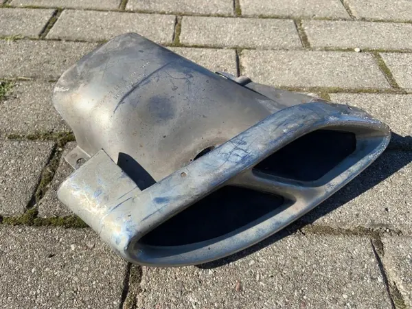 Punta de escape Mercedes-Benz OEM A0004900627 Usado image 2