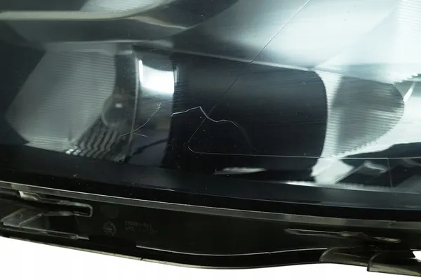 Vasen etuvalaisin VW Caddy 2K5 image 2