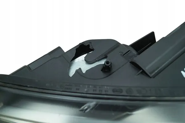 Vasen etuvalaisin VW Caddy 2K5 image 3