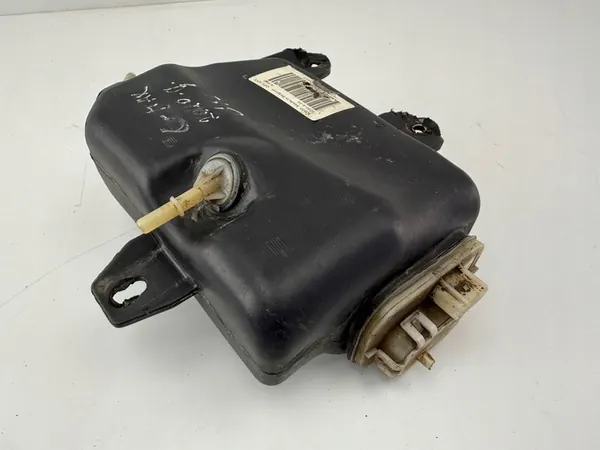 AdBlue-vätskebehållare Ford Focus C-MAX 2008 OEM 3M519C103AL image 4