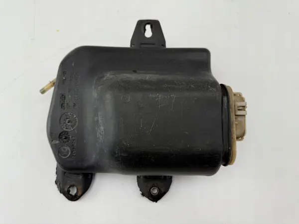 AdBlue-vätskebehållare Ford Focus C-MAX 2008 OEM 3M519C103AL image 5