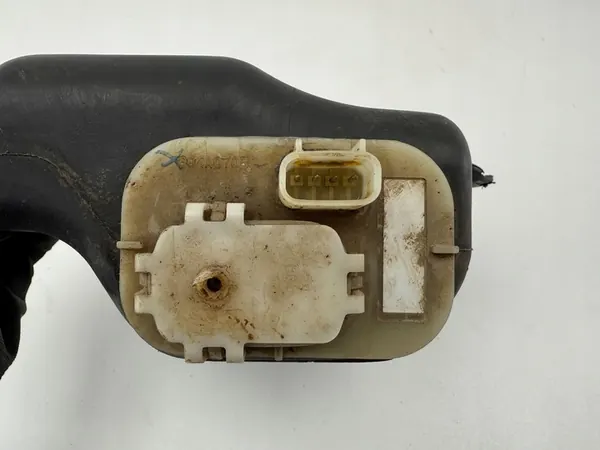 AdBlue-vätskebehållare Ford Focus C-MAX 2008 OEM 3M519C103AL image 6