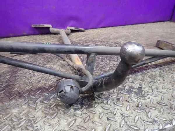 Nissan Sunny N14 Dragkrok OEM Zawada-361378- Begagnad image 5