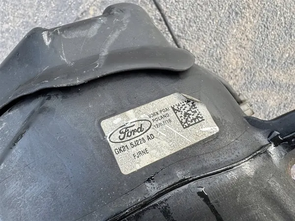 Réservoir de pompe AD Blue GK215J228AD Ford Transit MK8 16-19R image 3